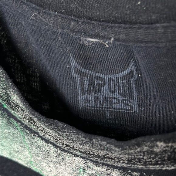 Tapout Black and Green Graphic T-Shirt Y2K - Picture 3 of 8